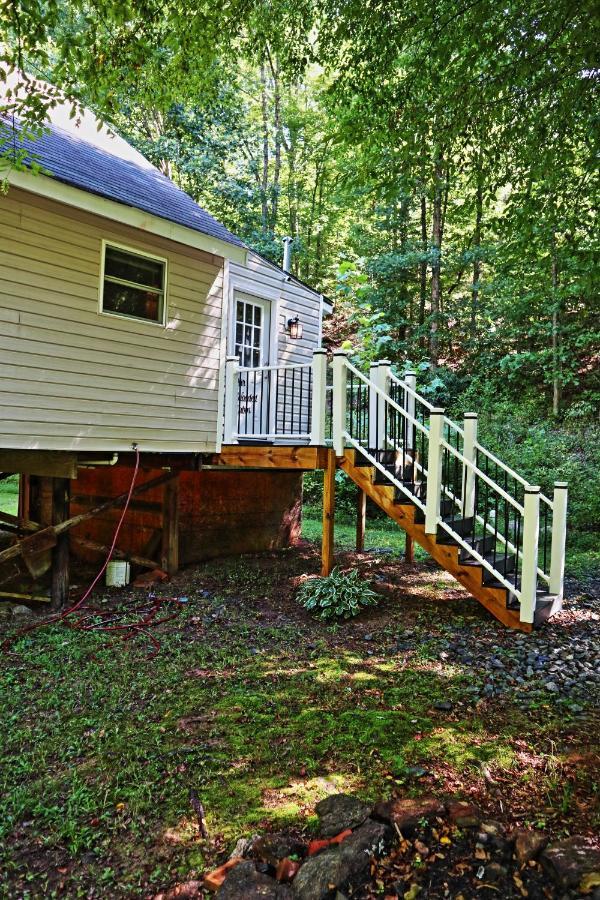 Our Private Wooded Cabin Chatham Екстер'єр фото